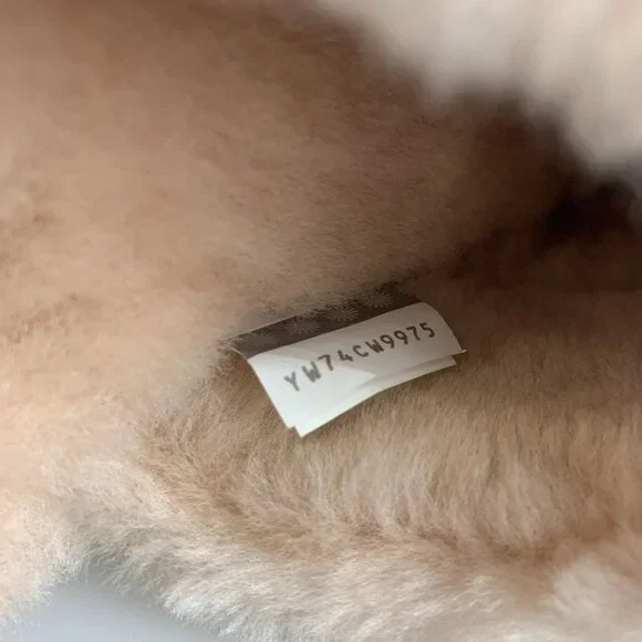 NIB UGG Woman Dalla UGG Metal Graphic Slippers Size US5 - Picture 9 of 11